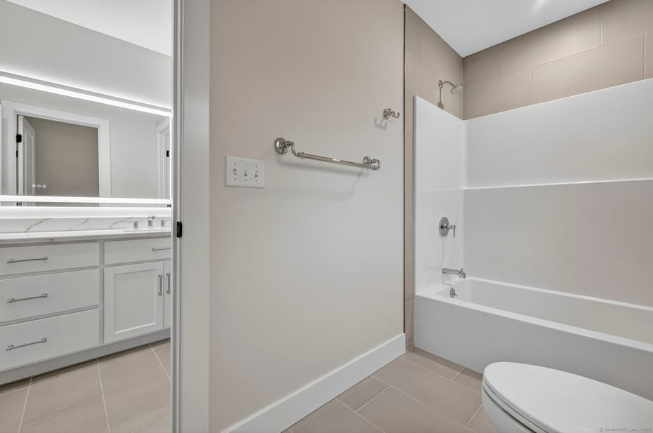 241 Old Farms Road Photo 39