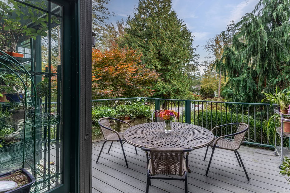 107 Island Trail Photo 8