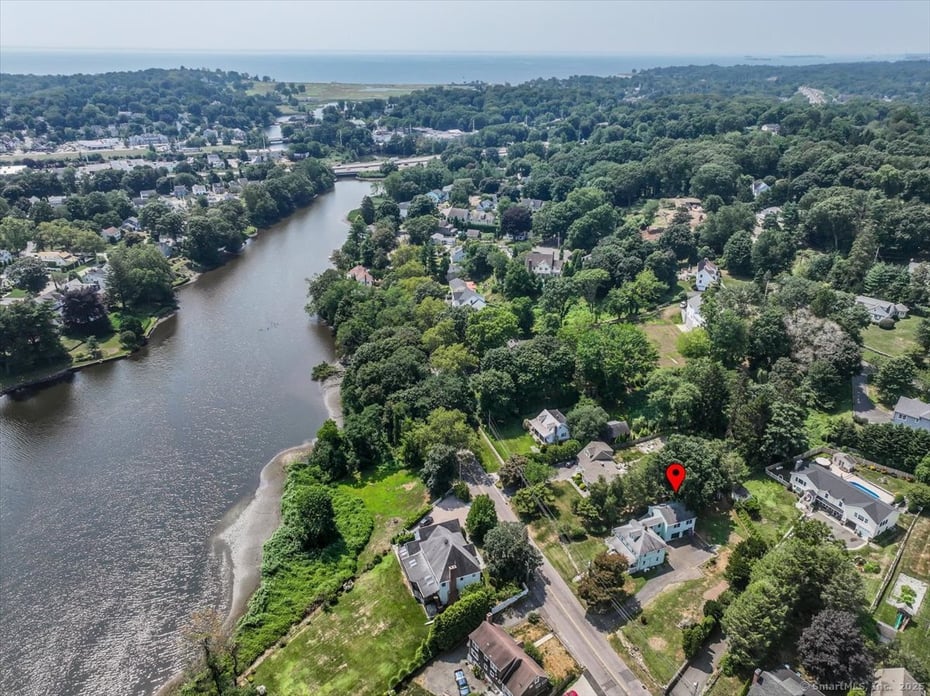 647 Bronson Road Photo 5