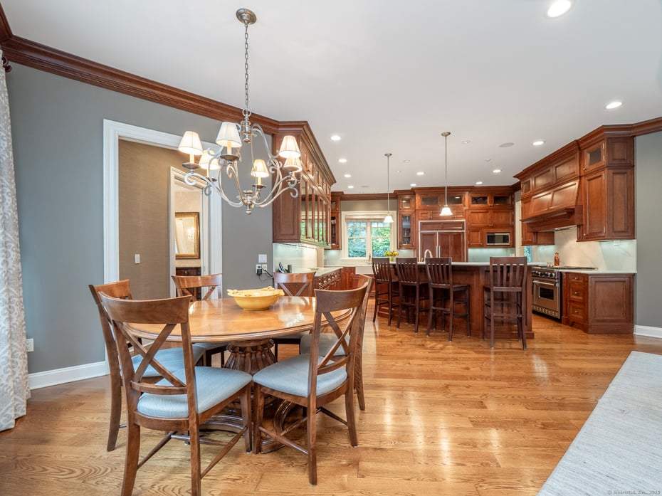 55 Tanners Drive Photo 10