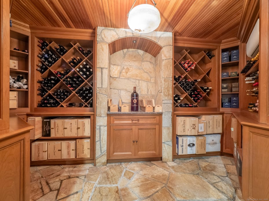 55 Tanners Drive Photo 31