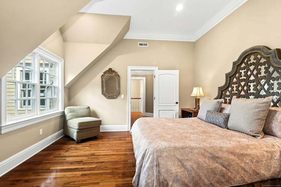 76 Lords Highway Photo 23