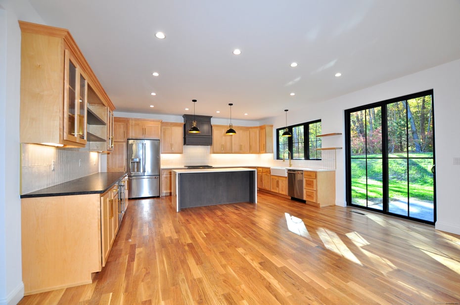 152 East Hill Road Photo 8