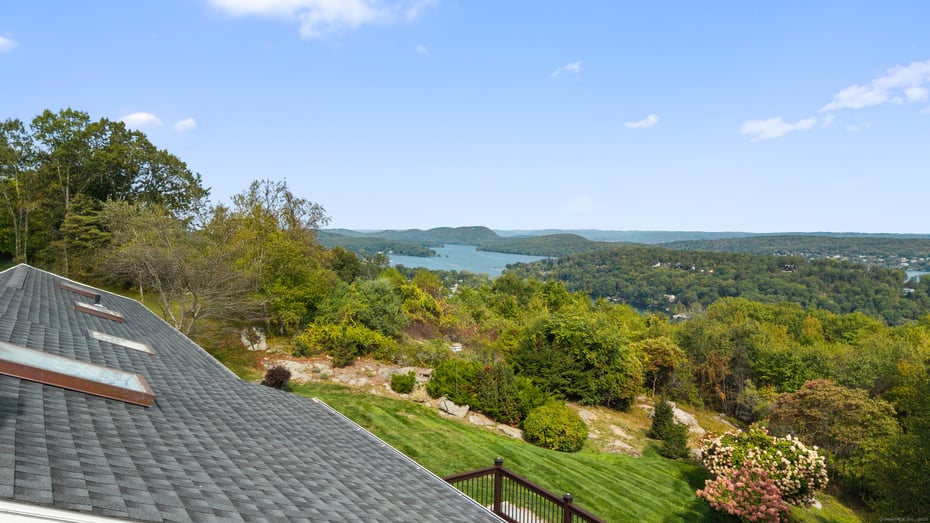 11 Hillcrest Drive Photo 7