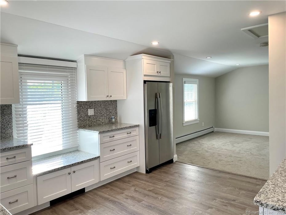 31 Ledge Avenue  #2 Photo 5