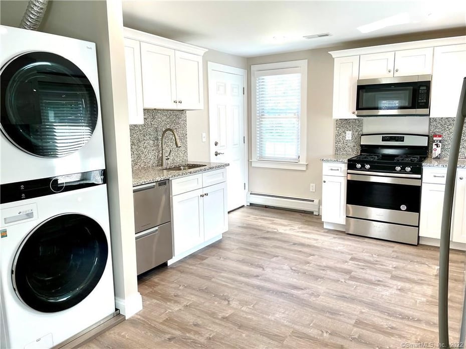 31 Ledge Avenue  #2 Photo 6