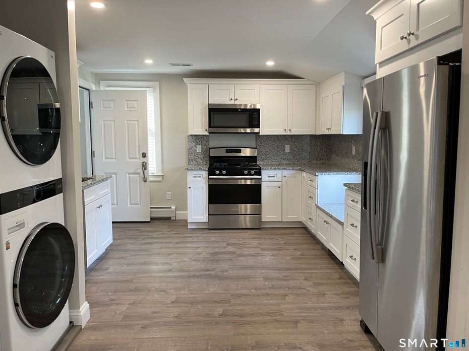 31 Ledge Avenue  #2 Photo 24