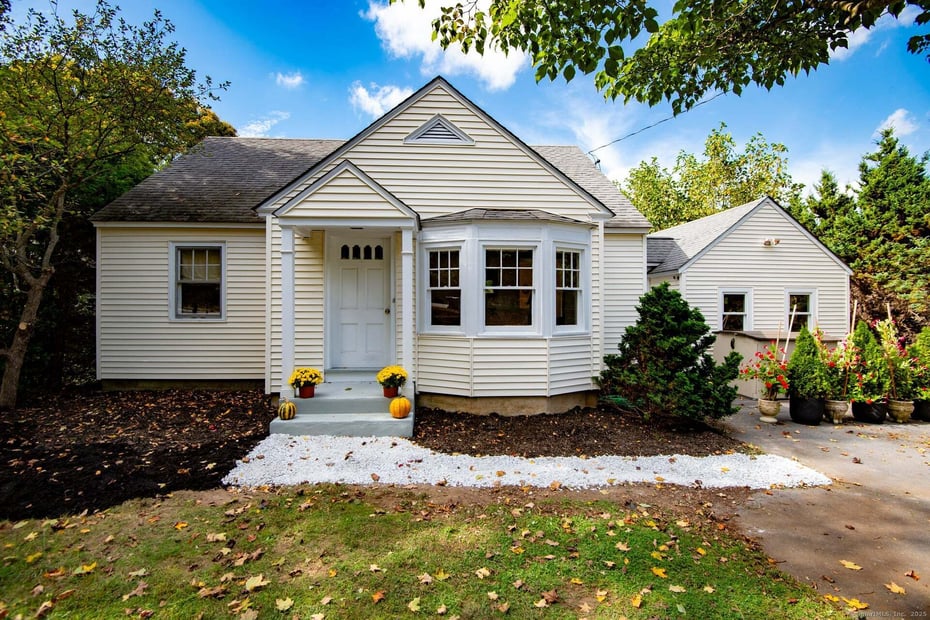 79 Middlesex Avenue Photo 2