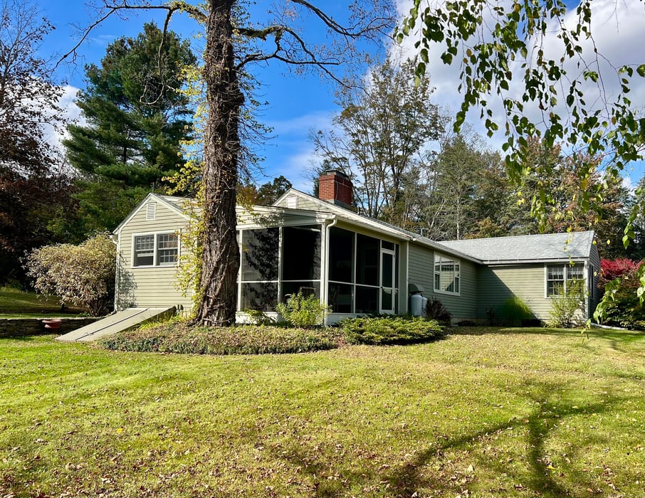 123 Goshen East Street Photo 4