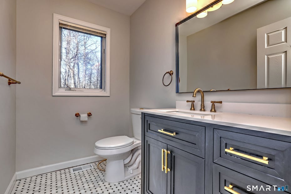 84 Chelsea Court Photo 23