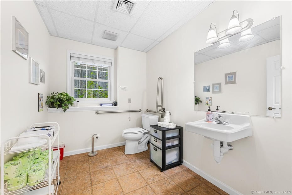 620 Norwich New London Turnpike Photo 20