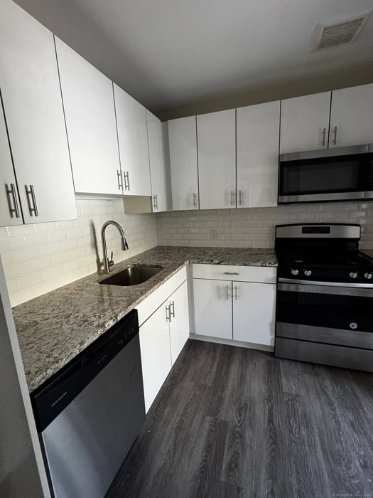 1435 State Street Photo 6