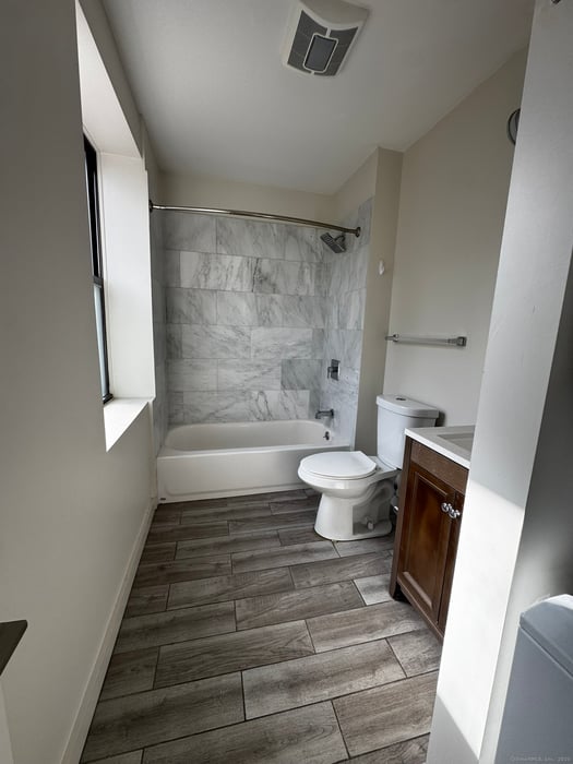 1435 State Street Photo 13