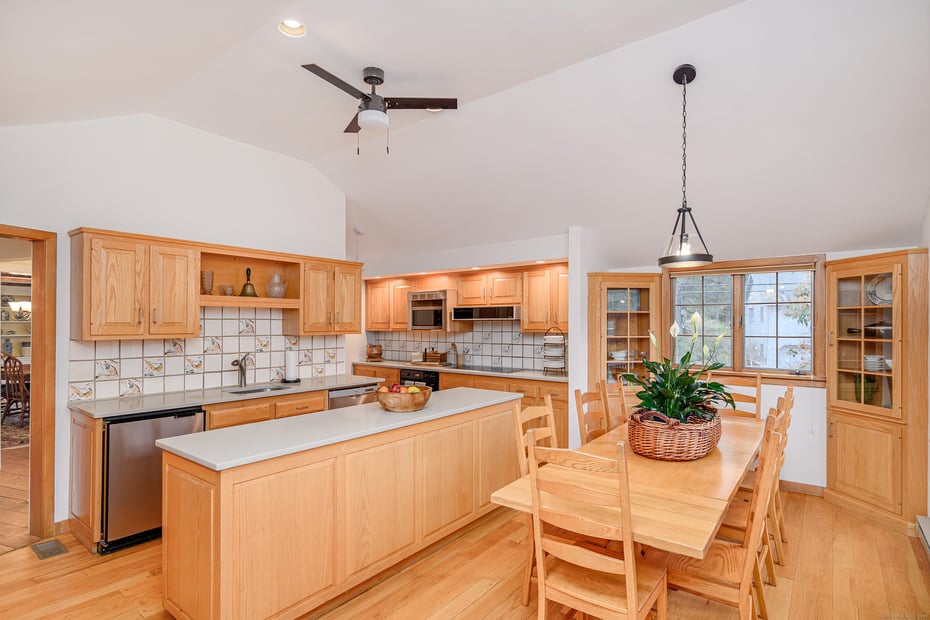 6 Brinsmade Lane Photo 10