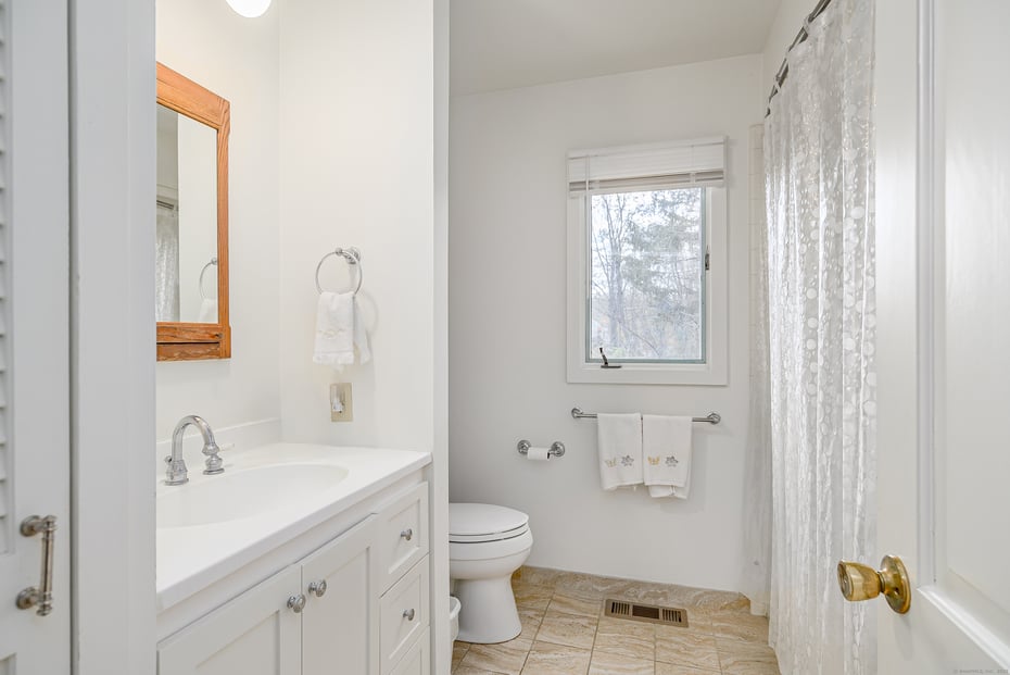 6 Brinsmade Lane Photo 38