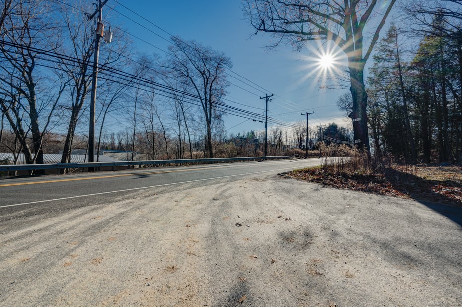 909 Main Street Photo 8