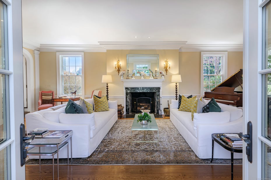 384 West Lane Photo 5