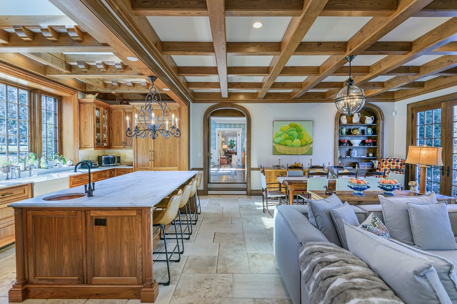 384 West Lane Photo 9