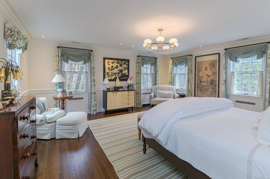 384 West Lane Photo 13