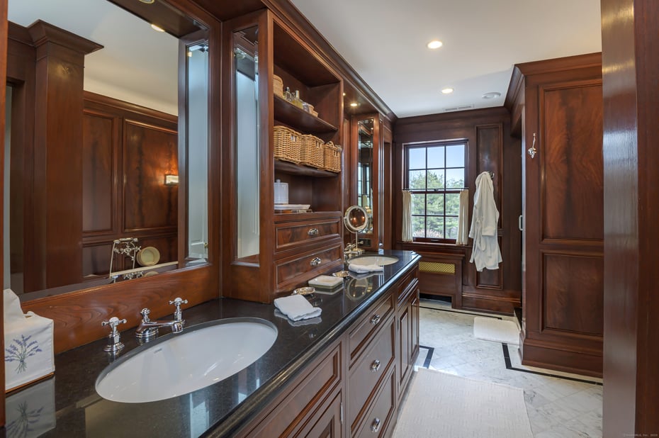 384 West Lane Photo 15