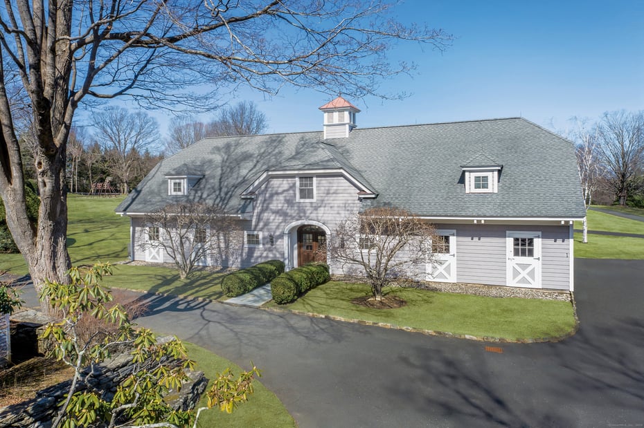 384 West Lane Photo 22