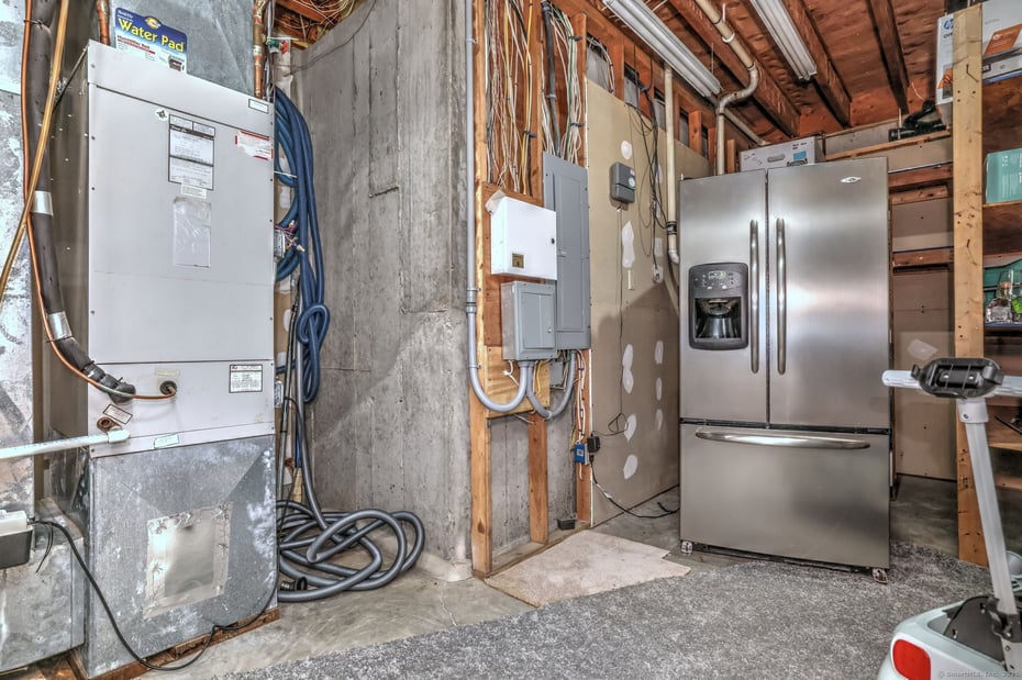 920 Green Circle Photo 18