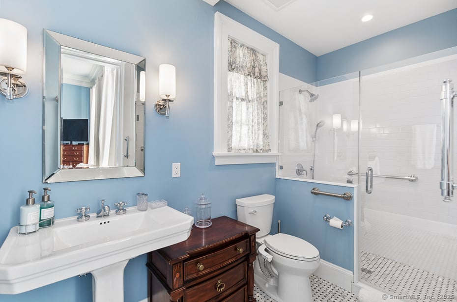 114 Walkley Hill Road Photo 10