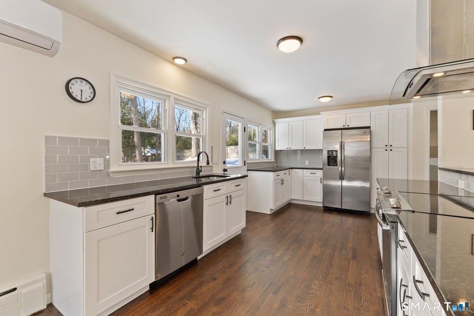 26 Forest Lane Photo 8