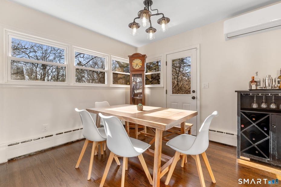 26 Forest Lane Photo 10