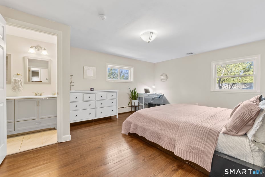 26 Forest Lane Photo 20