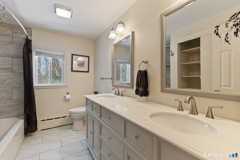 26 Forest Lane Photo 24