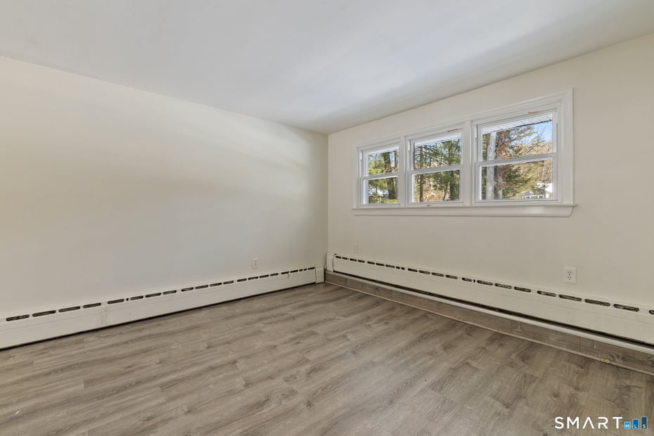 26 Forest Lane Photo 35