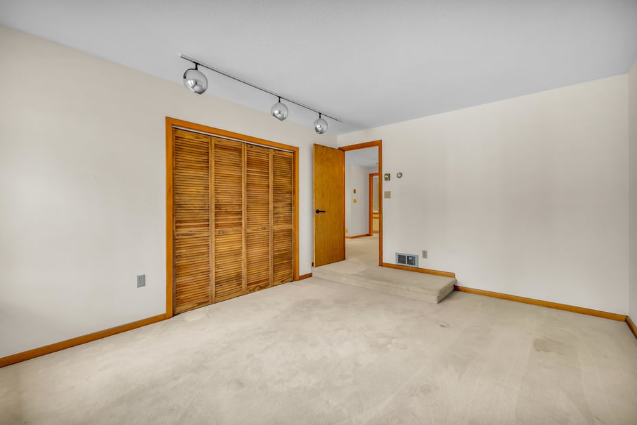 1 Northcrest Drive Photo 31