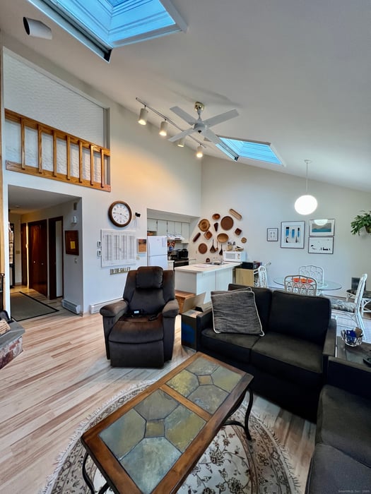 207 Ledge Drive Photo 3