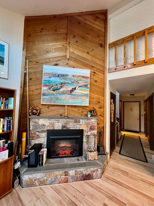 207 Ledge Drive Photo 4