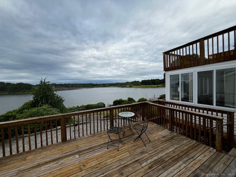 123 Seneca Drive Photo 4