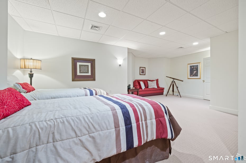 79 Chestnut Hill Road Photo 33