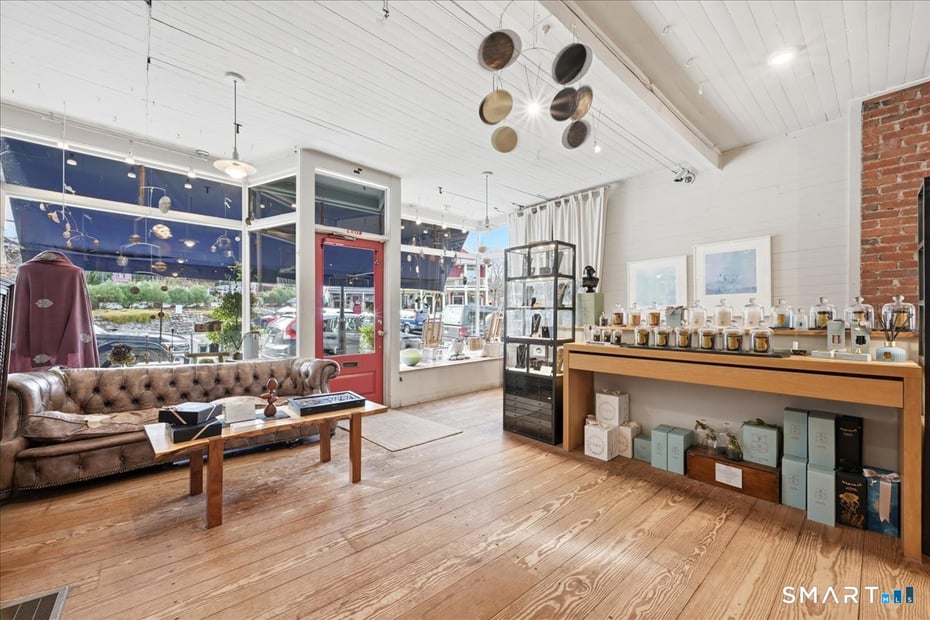 21 Main Street Photo 6