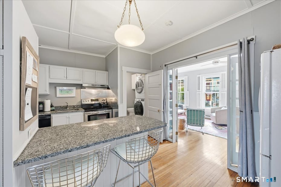 21 Main Street Photo 20