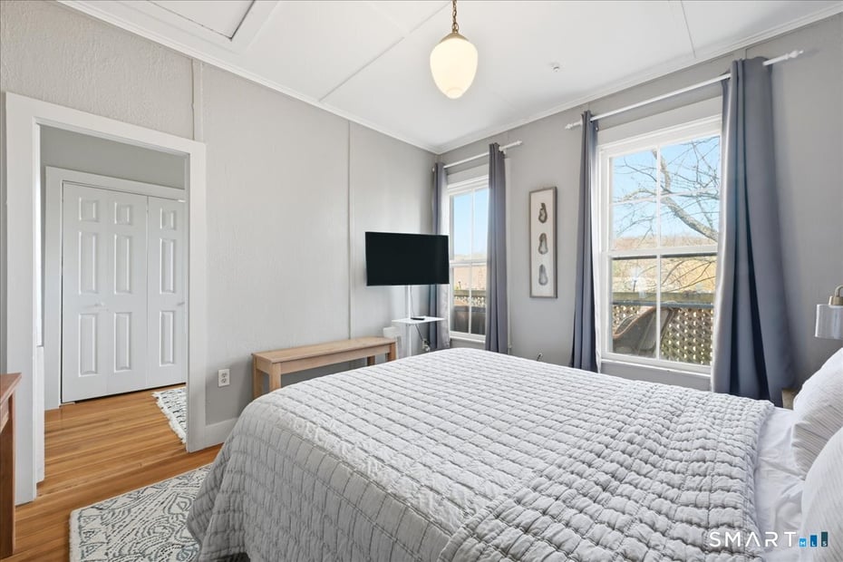 21 Main Street Photo 28