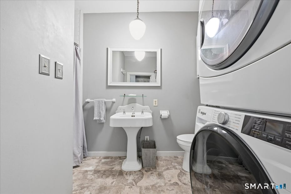 21 Main Street Photo 30