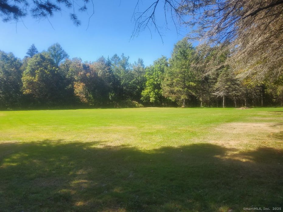 385 Cotton Hill Road Photo 2