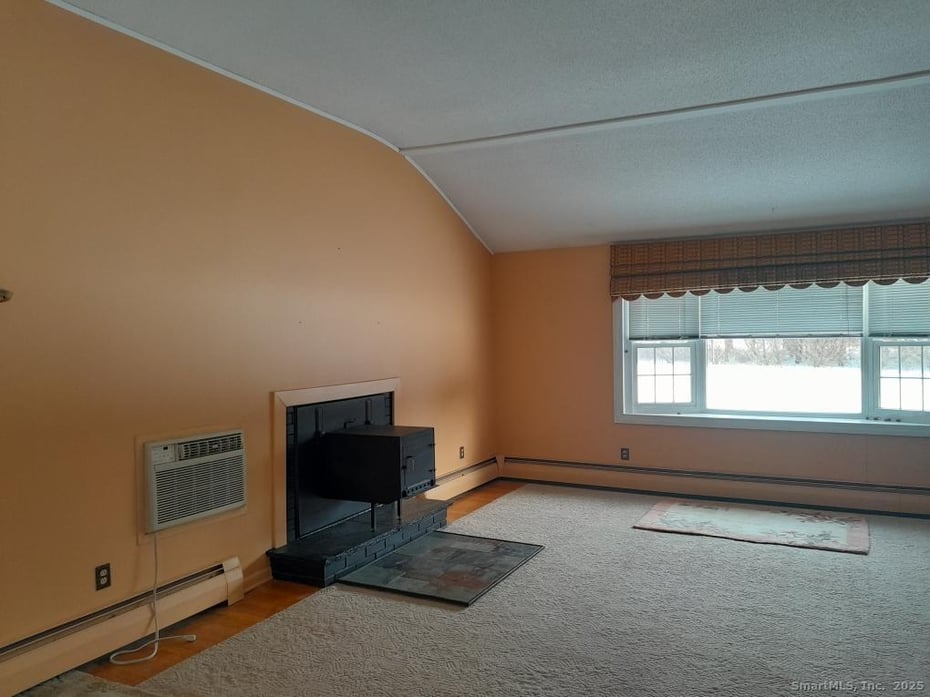 385 Cotton Hill Road Photo 5