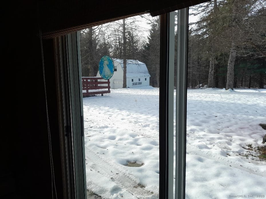 385 Cotton Hill Road Photo 9