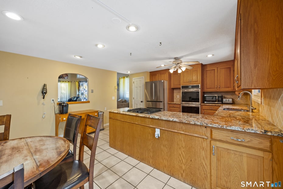 40 Den Road Photo 12