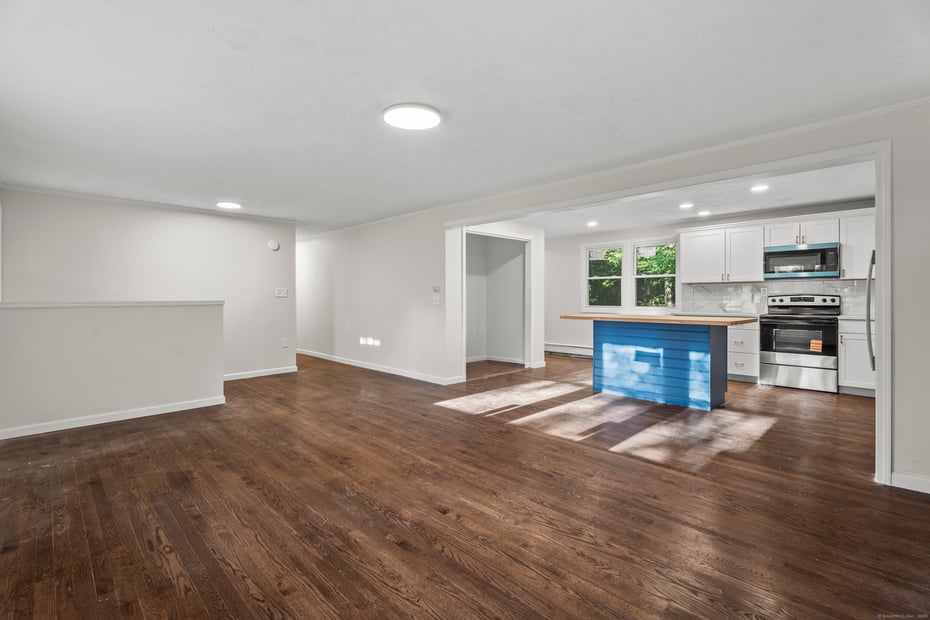 27 Woodland Drive Photo 8