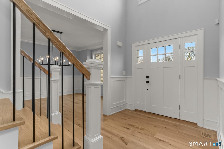 1025 Field Drive Photo 3