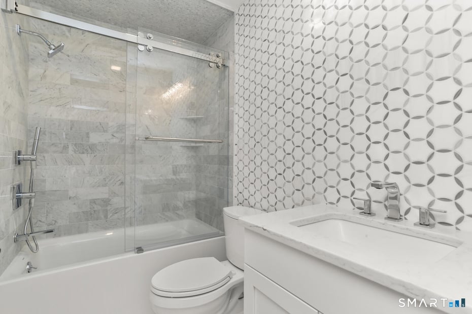 1025 Field Drive Photo 21