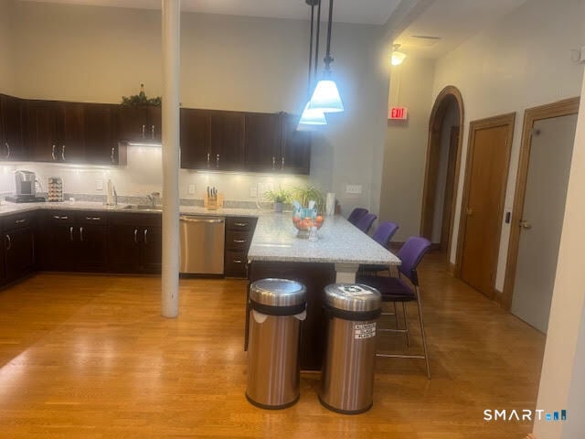 232 Williams Street East Photo 16