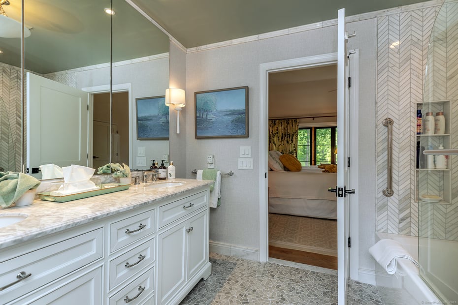 8 Heritage Island Road Photo 22